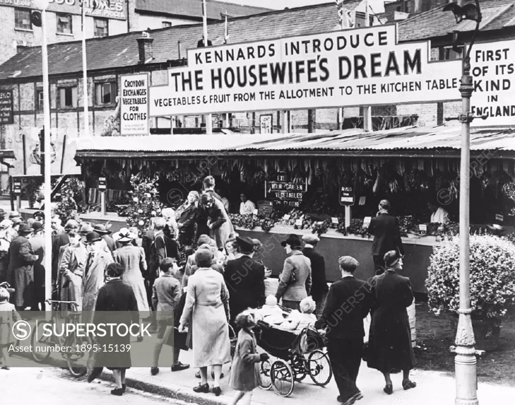 ´Crowds of women shoppers at the new barter market. The age-old system of obtaining goods by barter was revived at Croydon when Sir Herbert Williams, ...