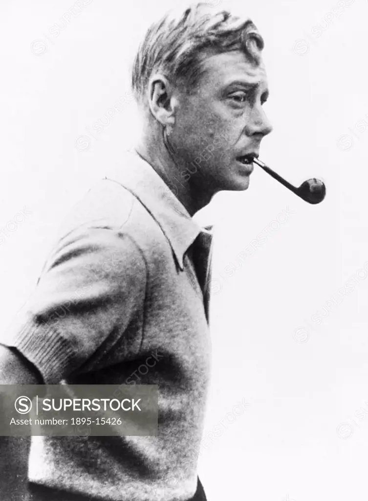 ´King Edward smoking a pipe during a visit to the Bay of Martinas as part of his holiday cruise in Yugoslavia´. King Edward VIII (1894-1972) succeeded...