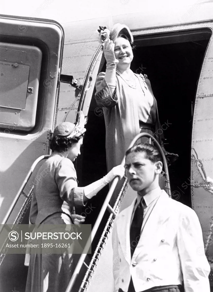 Queen Elizabeth, mother of Queen Elizabeth II, 8 June 1951. ´Following a Royal visit to Ulster, the Queen waves goodbye as, with Princess Margaret, sh...
