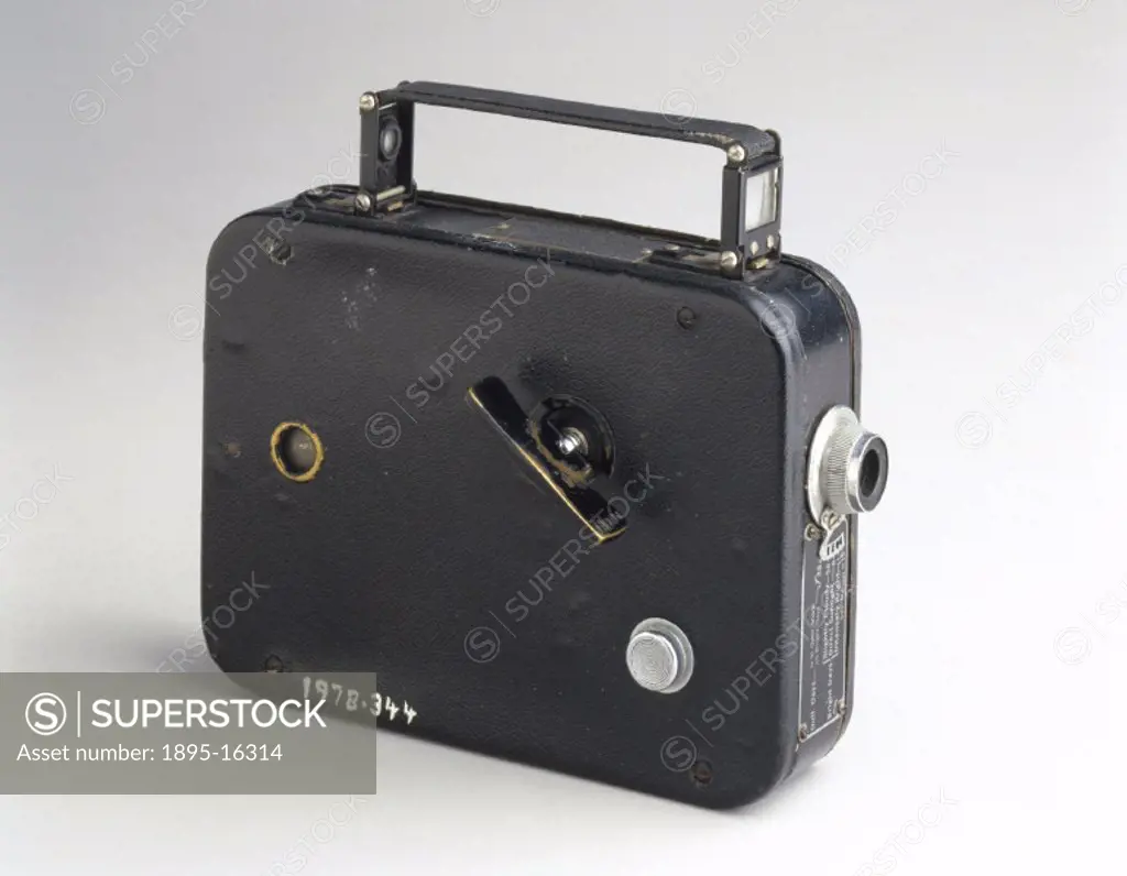 Cine Kodak Eight camera, model 20, American, c 1936.Made by Kodak, this camera was designed to revolutionise amateur cinematography, by reducing cost ...