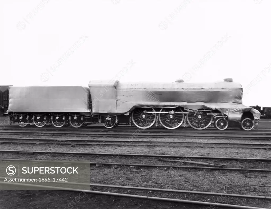 London & North Eastern Railway (LNER) A1 Class 4-6-2 steam locomotive No 4472, ready for transport to the Empire Exhibition at Wembley. Official LNER ...