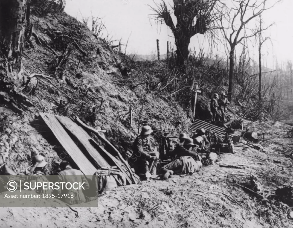 German troops entrenched on Mount Kemmel, May 1918.