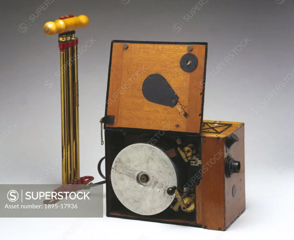´Aeroscope´ portable kine camera with hand pump, 1912.Patented in 1910 by the Polish engineer K Proszynski, the Aeroscope was the first completely suc...