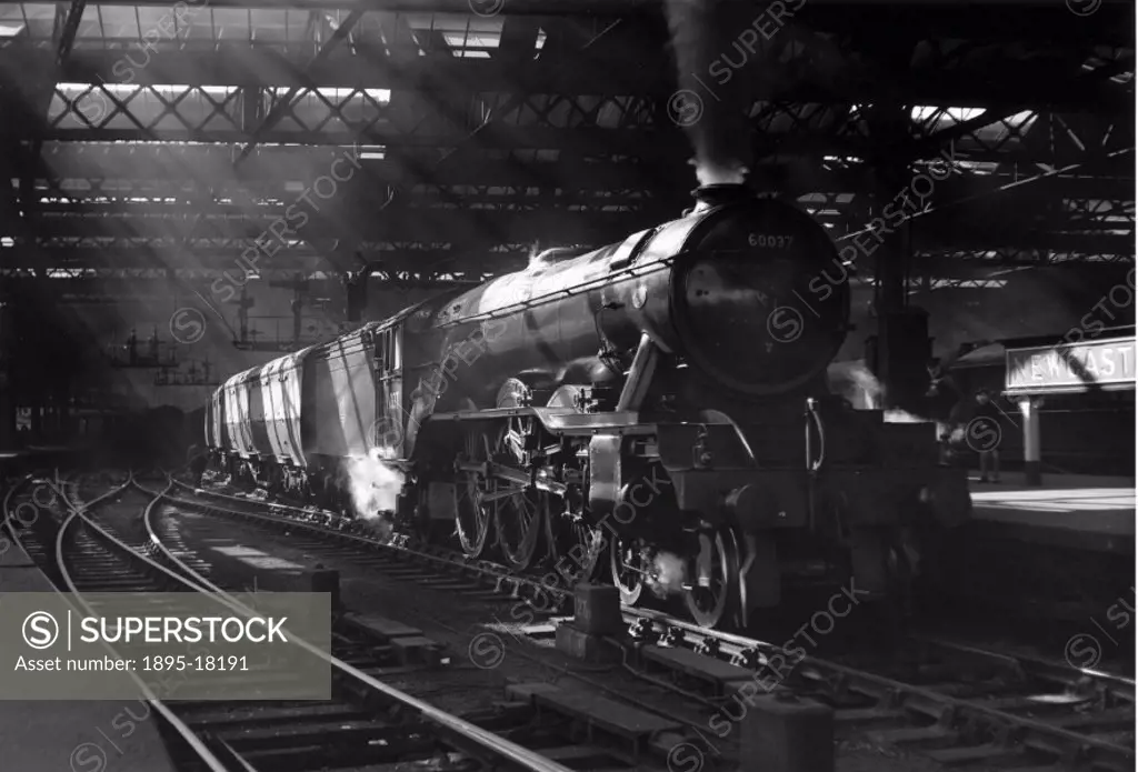 Hyperion´, A1 Class steam locomotive with the ´Flying Scotsman´ service at Newcastle-Upon-Tyne station, c 1952. Photograph by Eric Treacy.
