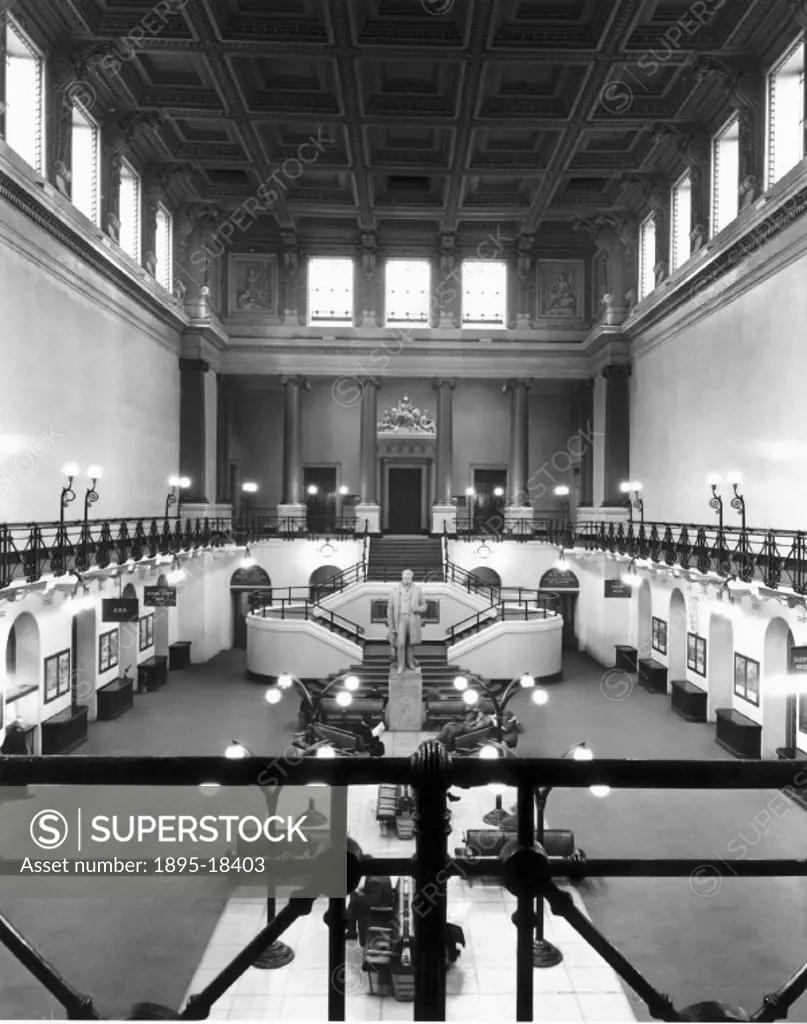 The Great Hall at Euston Station, c 1950s. The Great Hall is shown looking north from the balcony with the entrance to the Shareholders´ Room visible ...