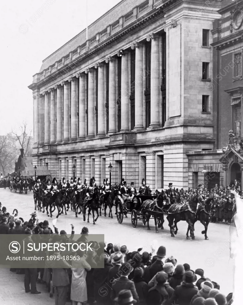 King George V (1865-1936) leaving the Science Museum in Exhibition Road after opening the East Block of the Museum in 1928. The reconstruction of the ...