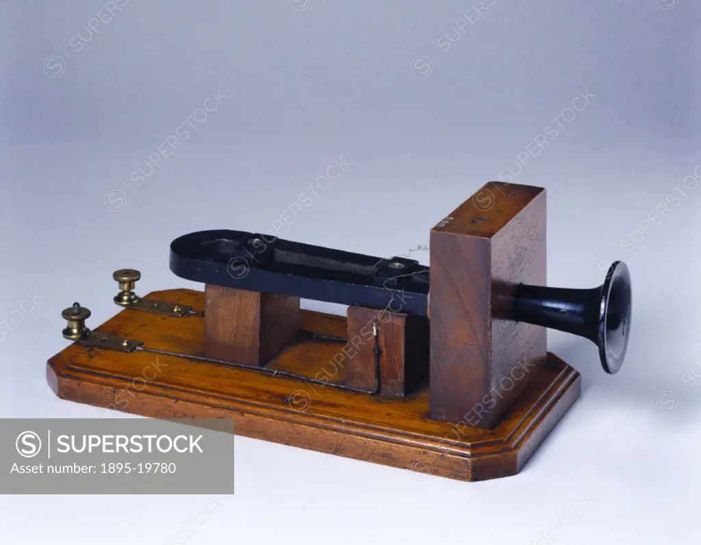 This box telephone, which was previously used at Lloyds signal station in Crookhaven, represents one of Alexander Graham Bell´s (1847-1922) earliest e...
