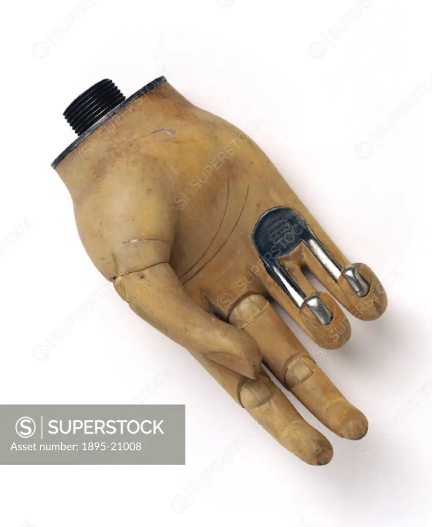 Openshaw’ wooden artificial hand, designed by Thomas Openshaw, a surgeon at Queen Mary´s Hospital, Roehampton, during World War I.  A special feature...