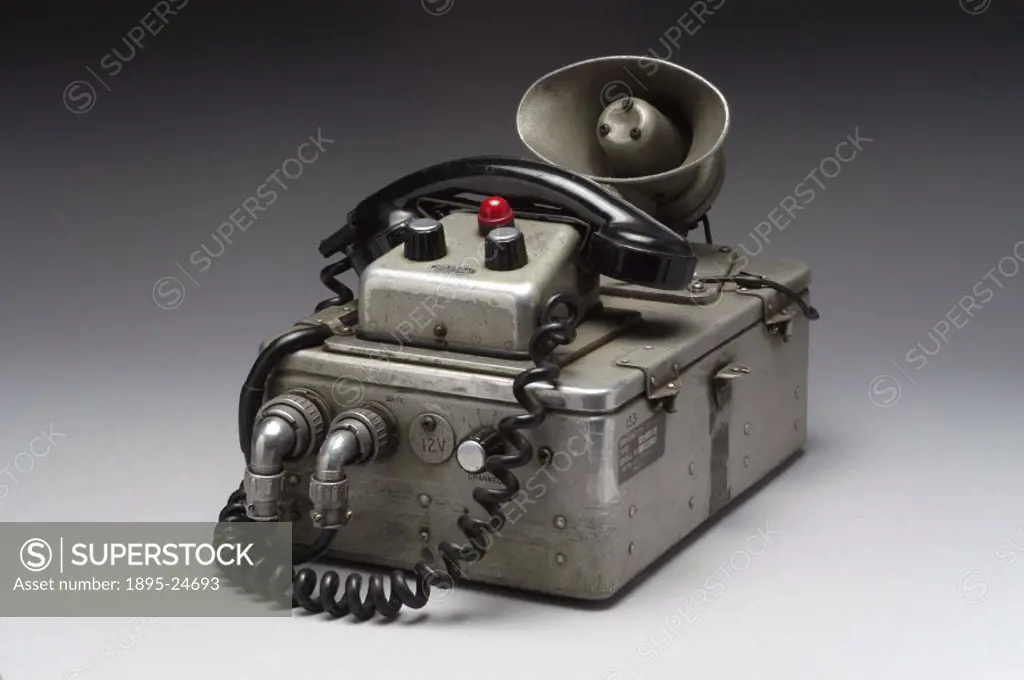 Radio telephone set, Type MR5B5, made by Ultra Valiant.