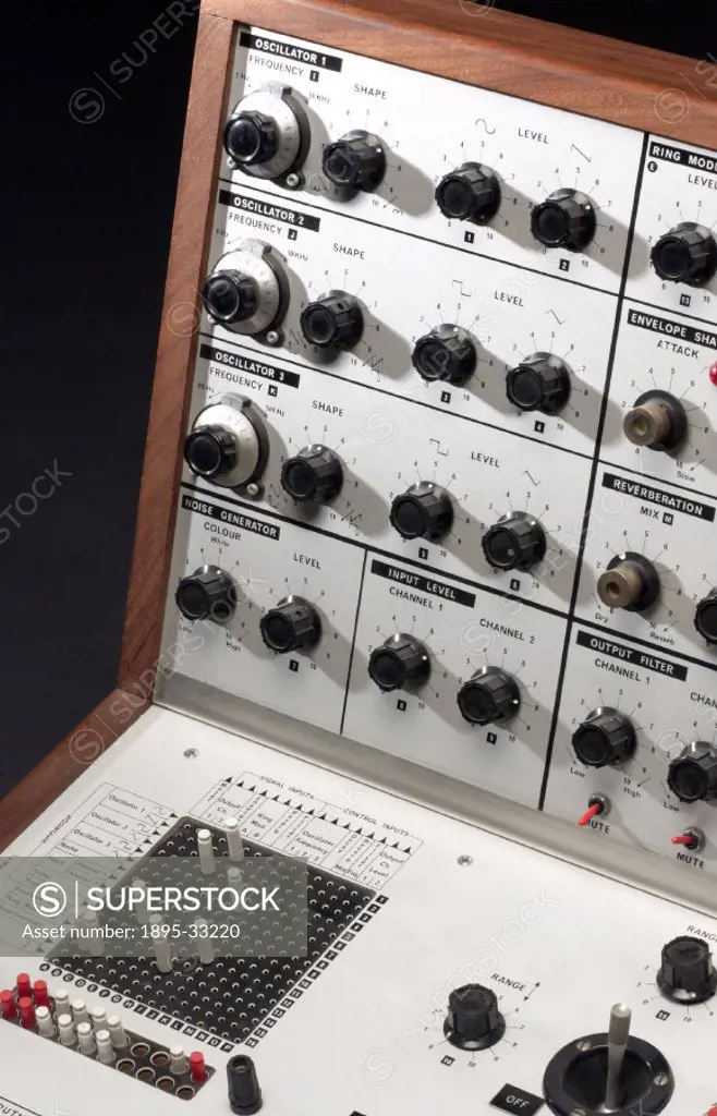 Analogue music synthesizer, 1970.Electronic Music Studios VCS 3 analogue electronic synthesizer. The circuit of an analogue synthesizer produced simpl...