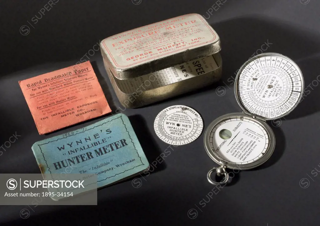 Wynne ´Infallible´ Hunter exposure meter, c 1927.The Infallible Hunter meter, shaped like a pocket watch, designed by G F Wynne. Shown with box and in...