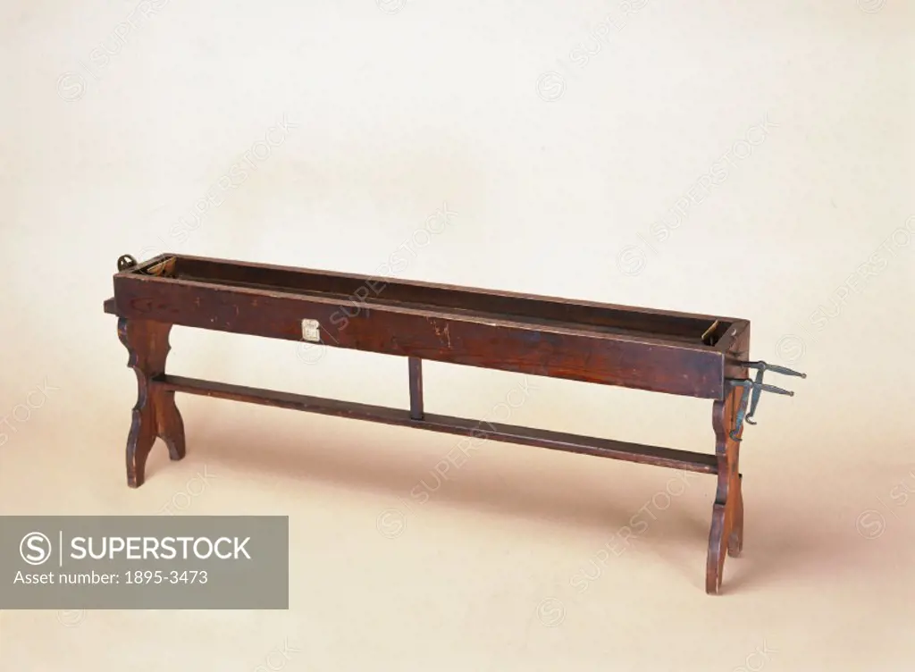Dr Stephen Demainbray (1710-1782) used this instrument during his lectures to show ´the grounds on which harps, violins, harpsichords and all stringed...