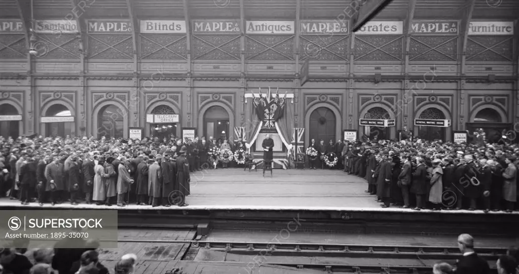 Two minutes silence on Armistice Day at Paddington station, 11 November 1921.   Over 25000 Great Western Railway workers were killed in the First Worl...