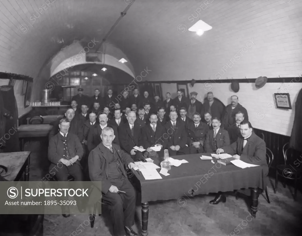 Great Western Railway workers in the carman´s mess, 29 January 1923.   A carman helped to load goods onto a train, as well as work with passengers.   ...