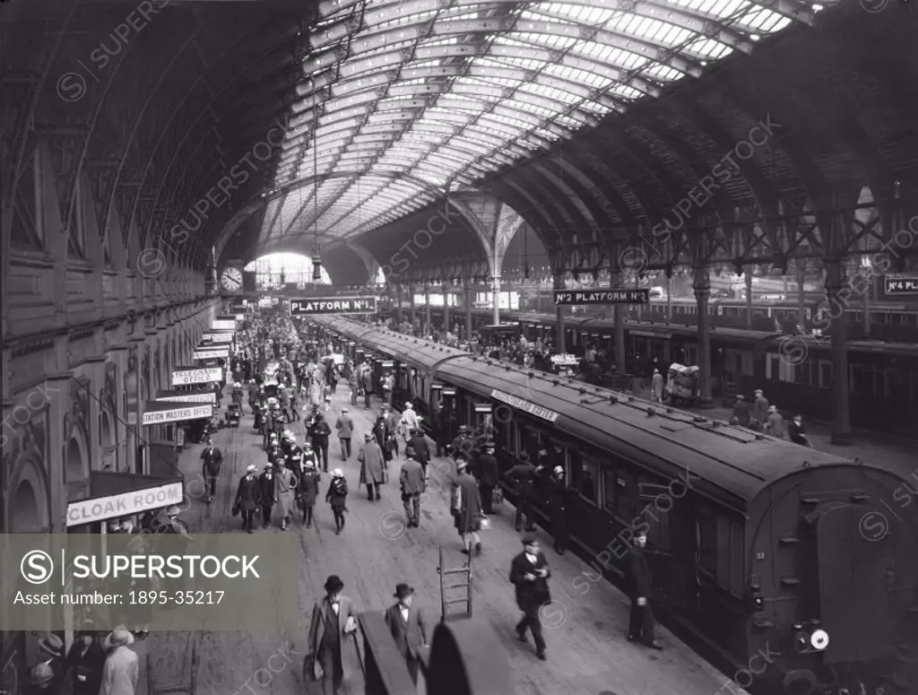 Holiday crowds at Paddington station, summer 1927.   By the 1920s more and more people were beginning to take holidays, rather than just take a day tr...