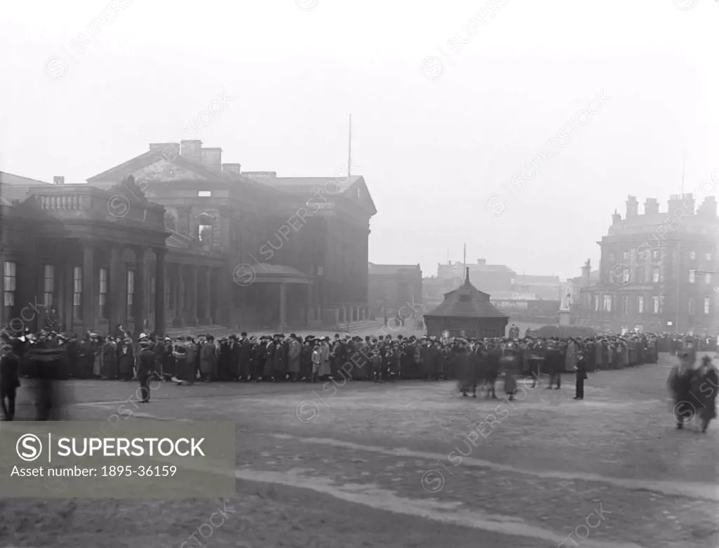 People queueing to see an ambulance train at Huddersfield station, West Yorkshire, 17 November 1917.   This ambulance train was on display at several ...