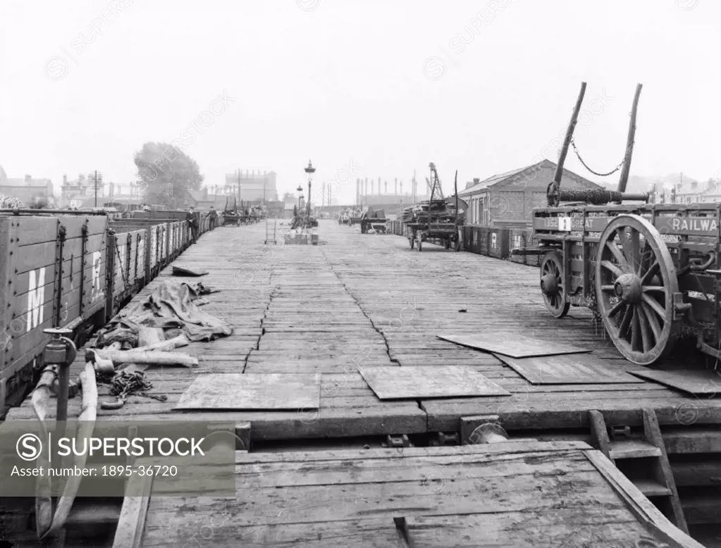 Royal Agricultural show equipment being unloaded at Radford Dock, Nottingham, 19 July 1915.  The Royal Agricultural show has a range of exhibitions, a...