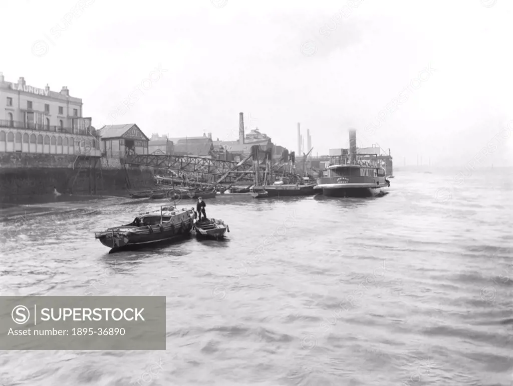 The SS Gertrude at the landing stage of Gravesend docks, February 1922. The ship and docks were both owned by the Midland Railway company.  Gravesend ...