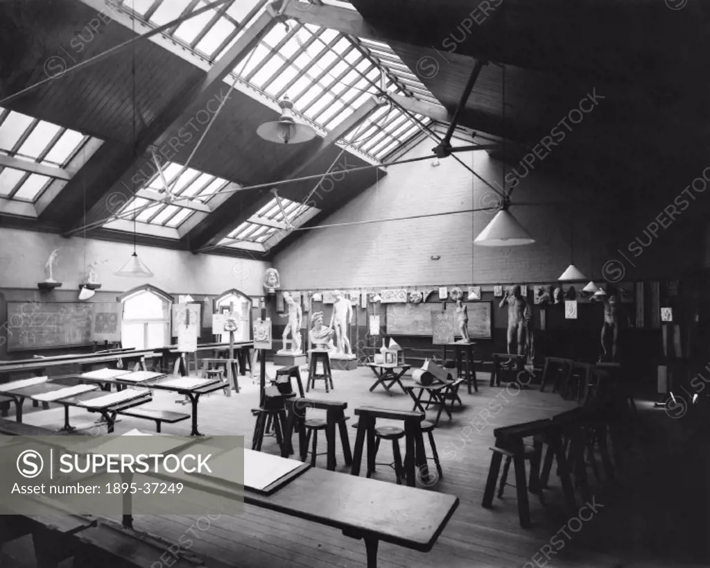 The art room at Crewe works´ mechanics institute, 17 July 1907.  The mechanics institute was a social club for the workers at Crewe works, and for the...