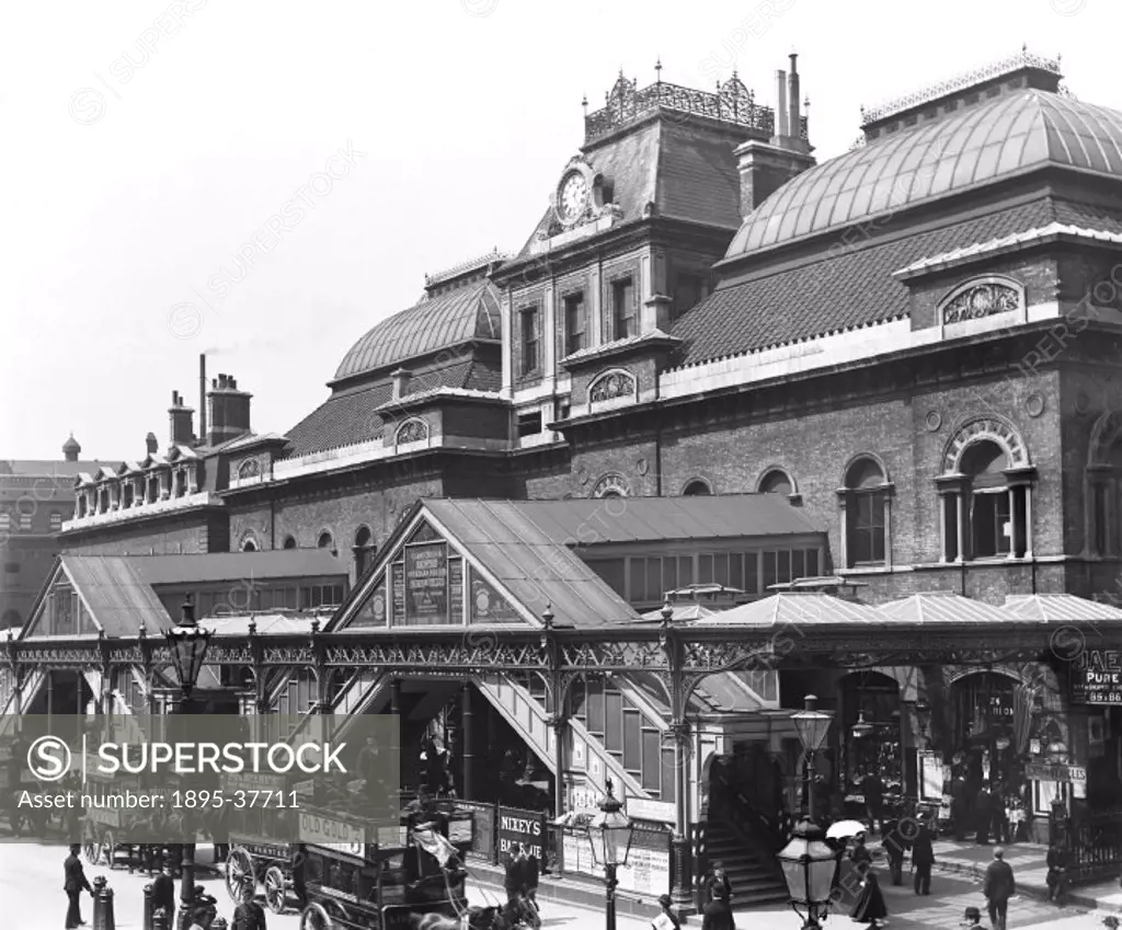 This station was on the North London Railway. It opened in 1865 and was the NLR´s terminus. By 1900 this station dealt with an average of 85,000 passe...
