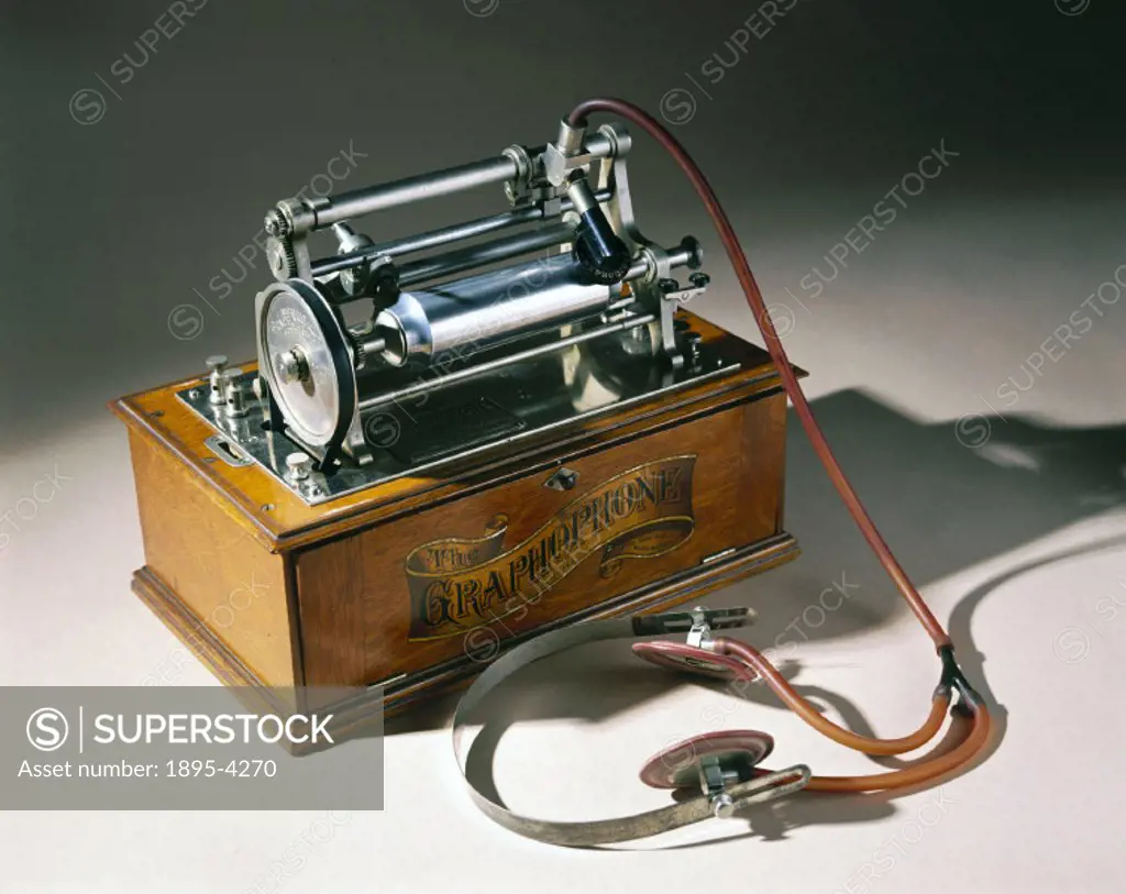 Graphophone No 11865, made by the American Graphophone Company. With electric motor and facilities for playing graphophone and phonograph cylinders.