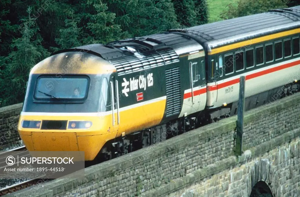 HST high-speed train 125 in 1985 livery, crossing a viaduct