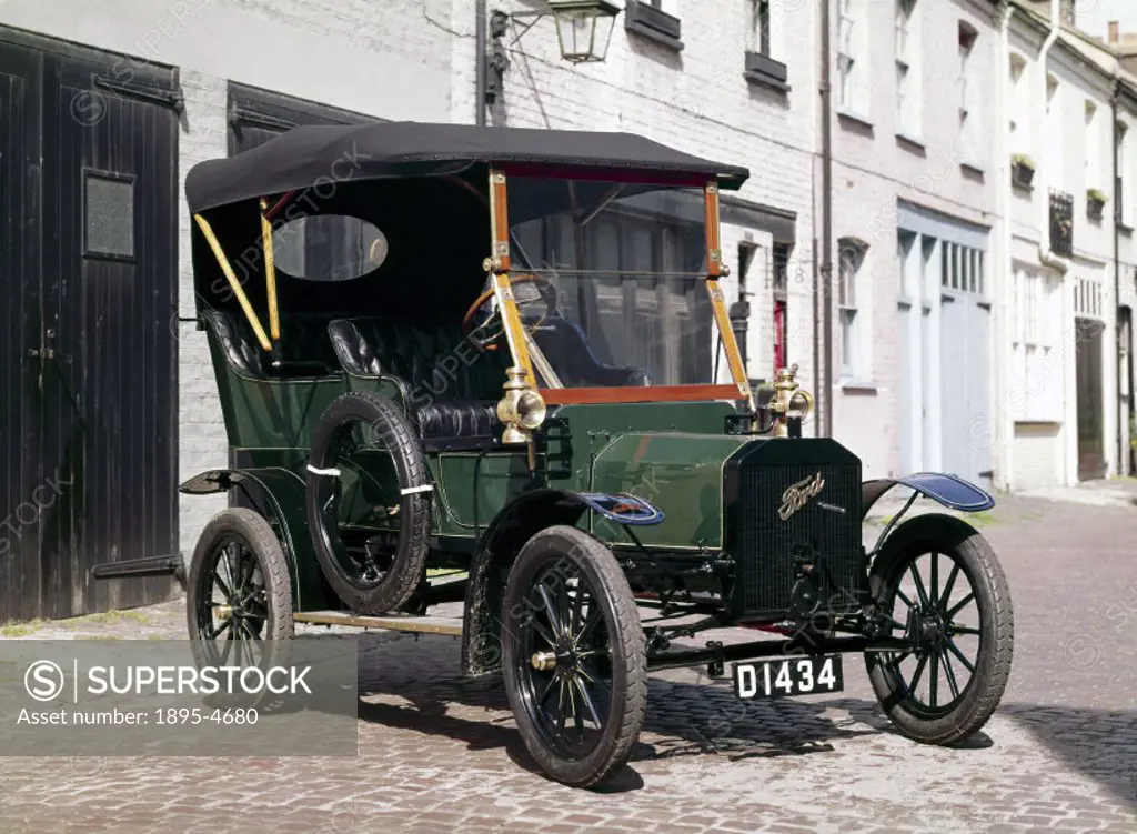 Designed by Henry Ford (1863-1947) the Model N motor car preceded and foreshadowed the famous Model T design. Like the Model T, the Model N featured a...