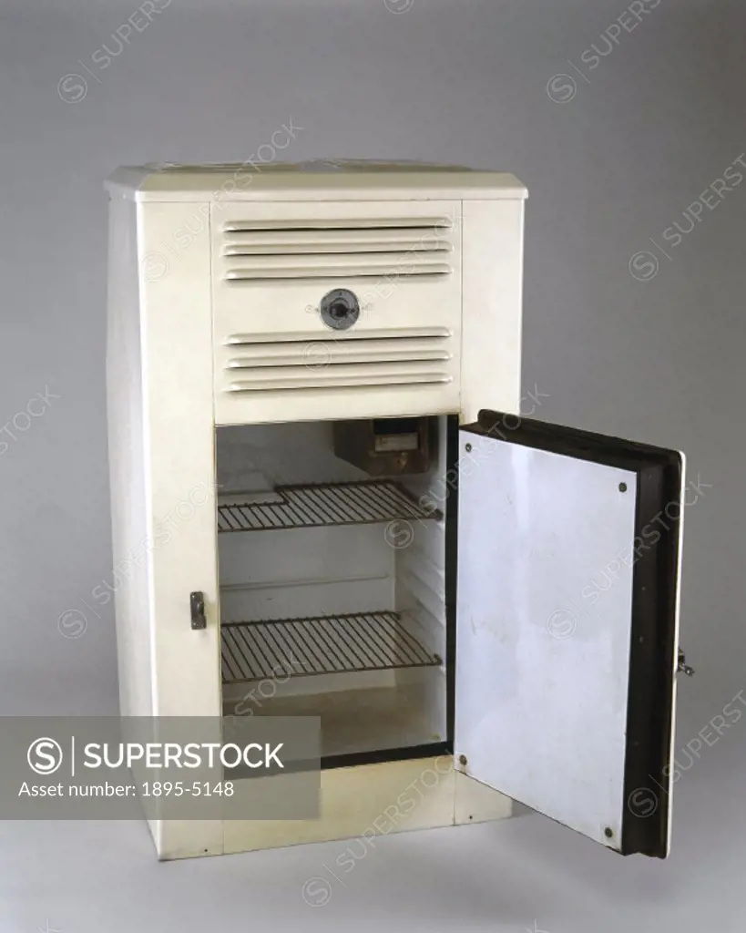 Made by Ismay Zeros Ltd, Dagenham, this fridge used the Normelli system of a solid absorbent (powdered calcium chloride). It was working up to 1959. I...