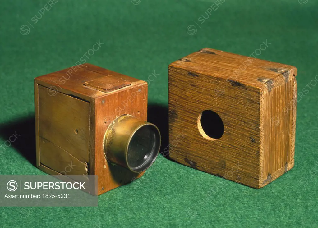 ´Two cameras associated with the British pioneer of photography W H F Talbot (1800-1877). On the left is a small experimental camera with a lens; on t...