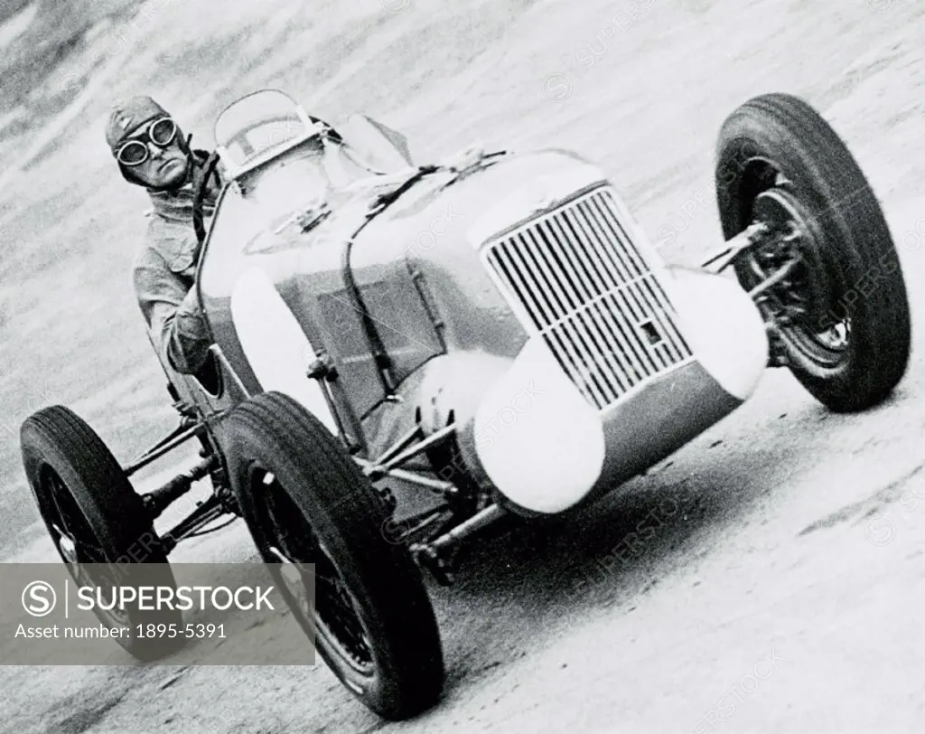 ´Between 1924 and 1935, Malcolm Campbell (1885-1948) broke the world land speed record nine times. The first of these records took place at Pendine Sa...