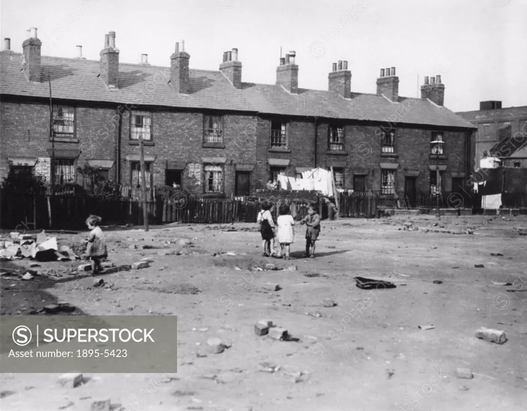 ´The type of slum terraces which are to be pulled down to make way for a new shopping centre in the middle of Derby.´
