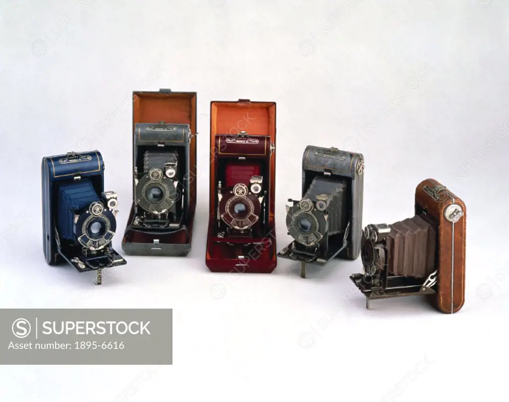 In the late 1920s and early 1930s many cameras were manufactured in a choice of colours in a direct move to attract the fashion-conscious female buyer...