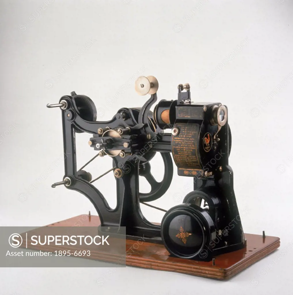 Designed for home use by the Pathe company, this projector was known as the ´KOK´ after the firm´s trademark, a crowing cockerel. Introduced in 1912 i...