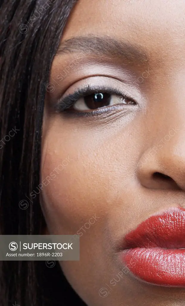 Woman pouting lips, close_up