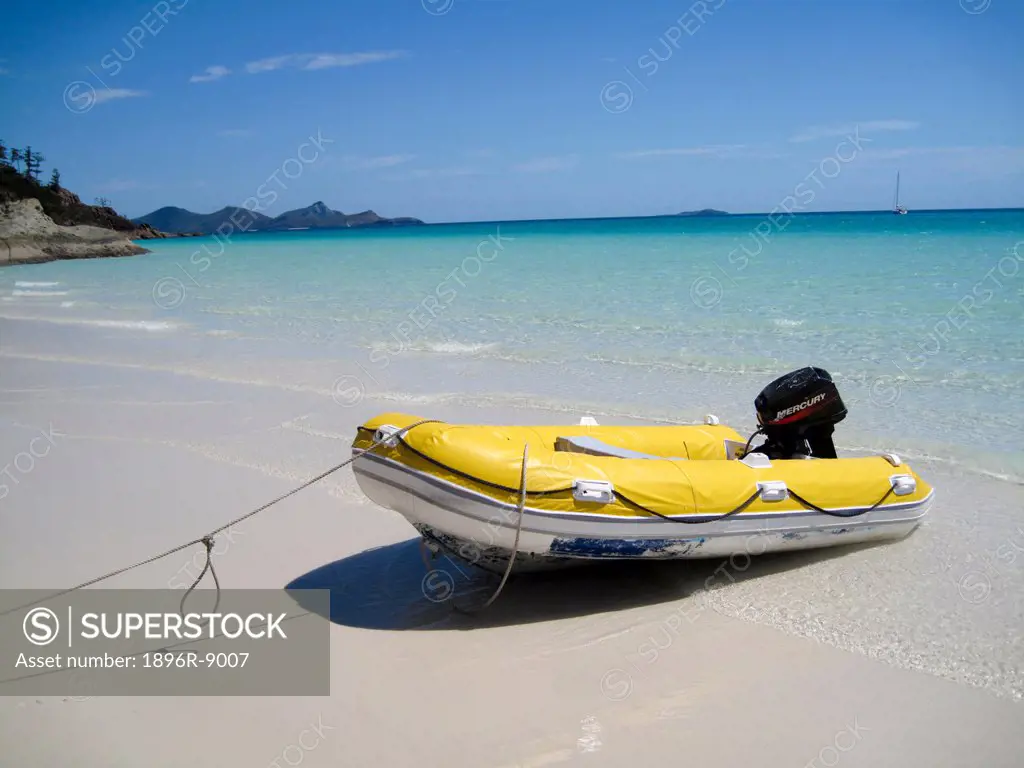 Dinghy on Whitehaven Beach, Hill Inlet, Tounge Point, Whitsunday Island, Whitsunday Islands, Queensland, Australia