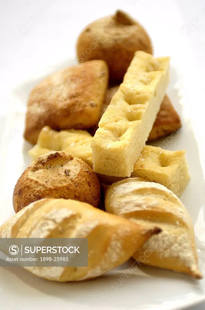 Wholemeal Bread Assortment/ garlic bread, olive bread
