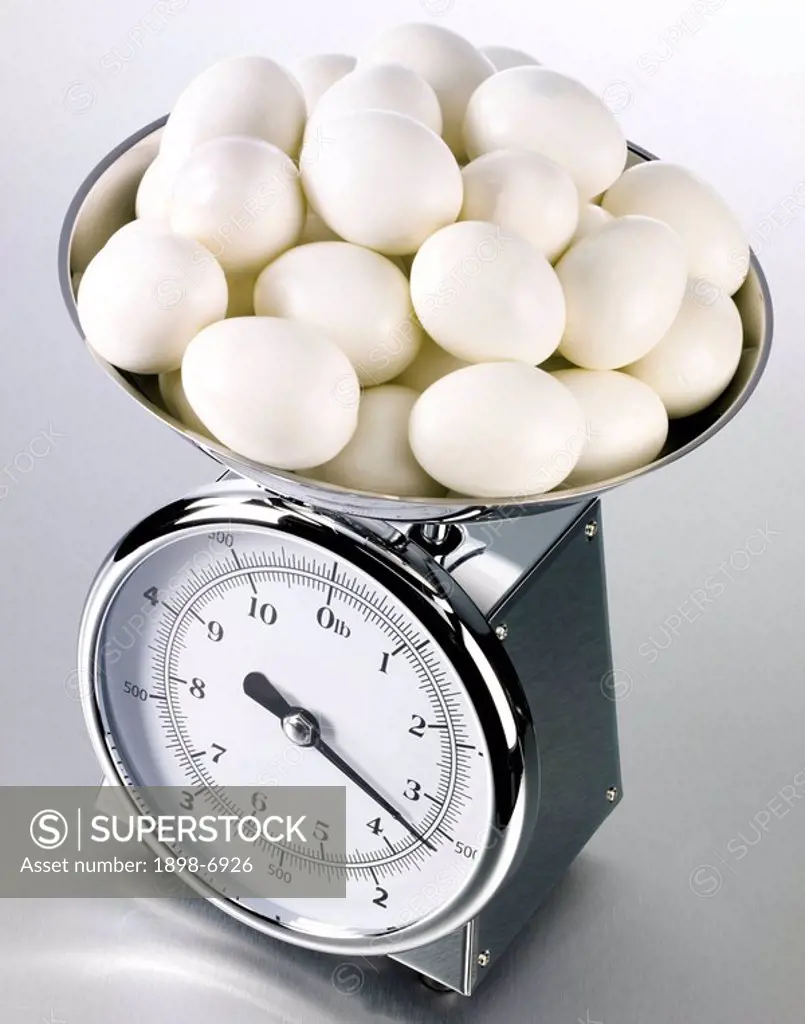 KITCHEN SCALES WITH HARD BOILED EGGS