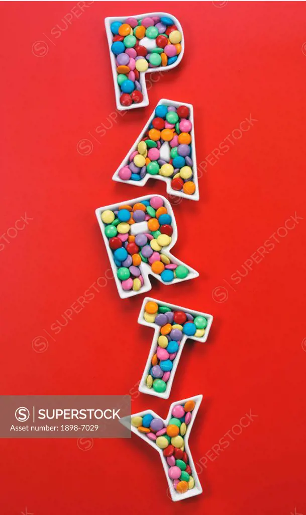 PARTY SMARTIES ON RED