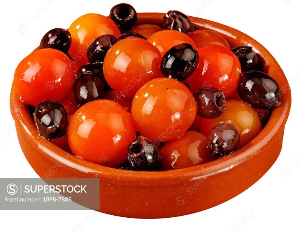 TOMATO AND OLIVES IN DISH