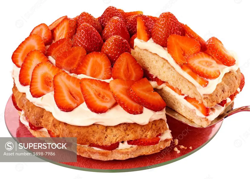 STRAWBERRY CREAM CAKE