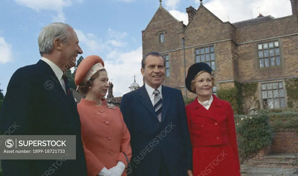 Prime Minister Edward Heath, Queen Elizabeth II, President Richard Nixon, and Pat Nixon at Chequers 1970.