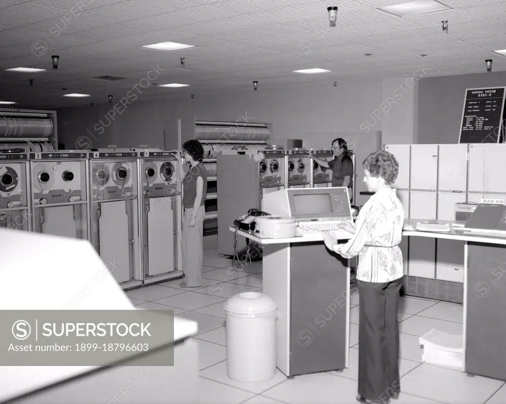 Computer room and workers ca. 1980. 