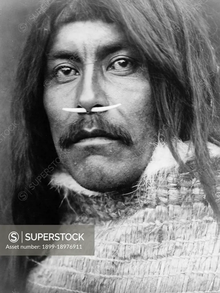 Edward S. Curtis Native American Indians - Qa hila, a Koprino man, bust portrait ca. 1914. 