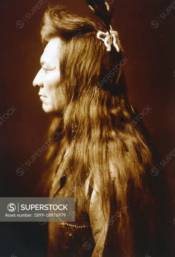 Edward S. Curtis Native American Indians - Black Eagle, Nez Percé man, head-and-shoulders portrait ca. 1905. 