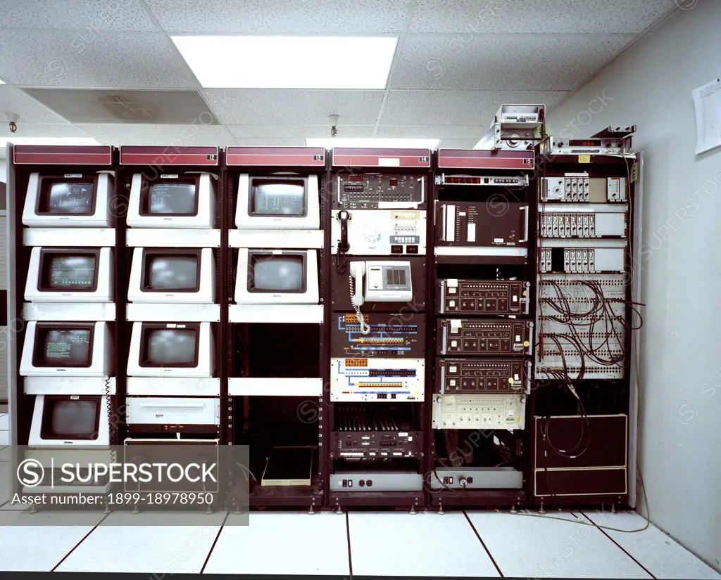 SANDIA COMPUTER ROOM 1983 computer room. 