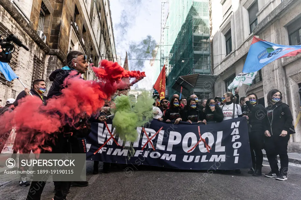 Rome, demonstration by Whirlpool workers to ask the government to act immediately on the formation of the Consortium of sustainable mobility and on hiring.