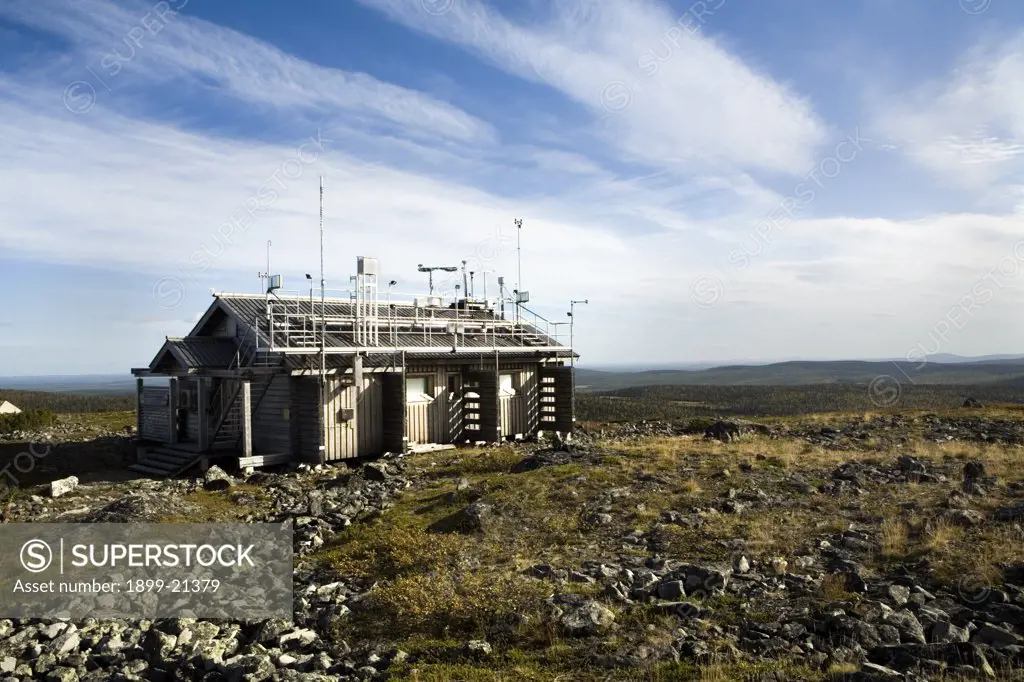 Sammaltunturi research station, 67°58'N, 24°07'E, 560m above sea level. . Monitors greenhouse gas, inorganic ions, mercury, methane, trace metals and other persistant organic pollutants in the environment.