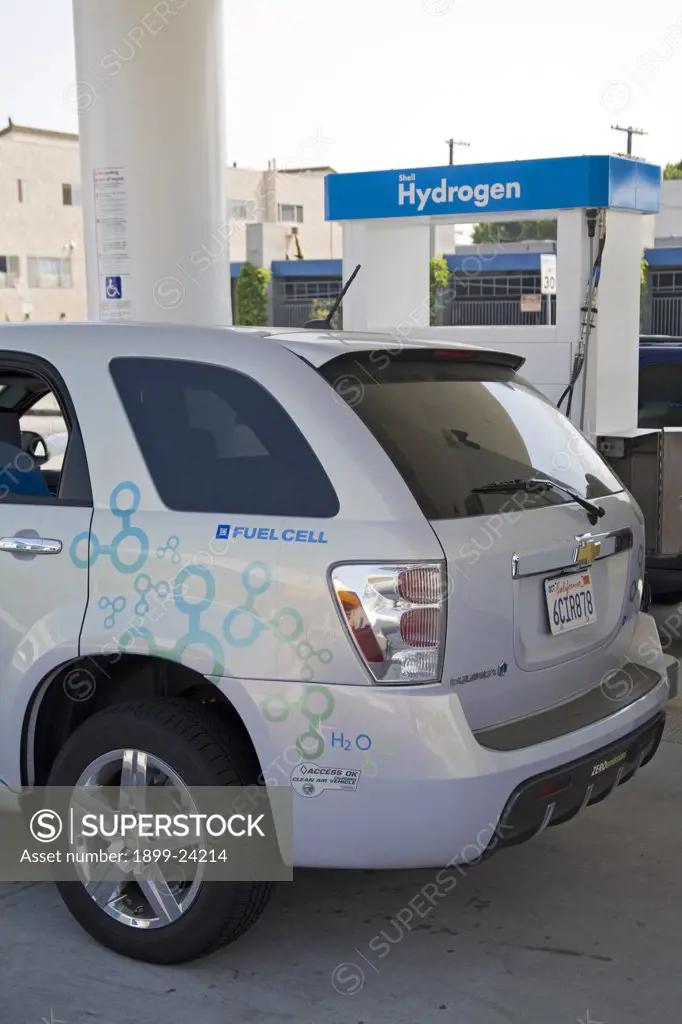 Shell Hydrogen Refuelling Station, opened June 26, 2008. The first retail Hydrogen refuelling station in California. General Motor's hydrogen fuel cell Equinox SUV. West Los Angeles, USA . 