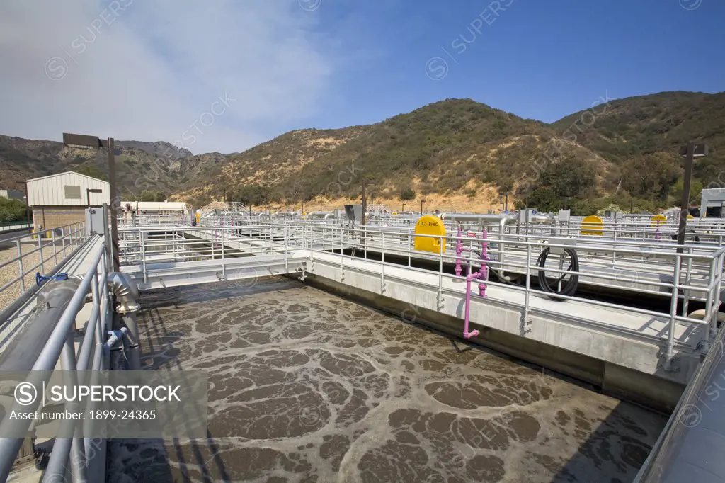 Bio-reactor Basin, Hill Canyon Wastewater Treatment Plant, Camarillo, Ventura County, California, USA. 