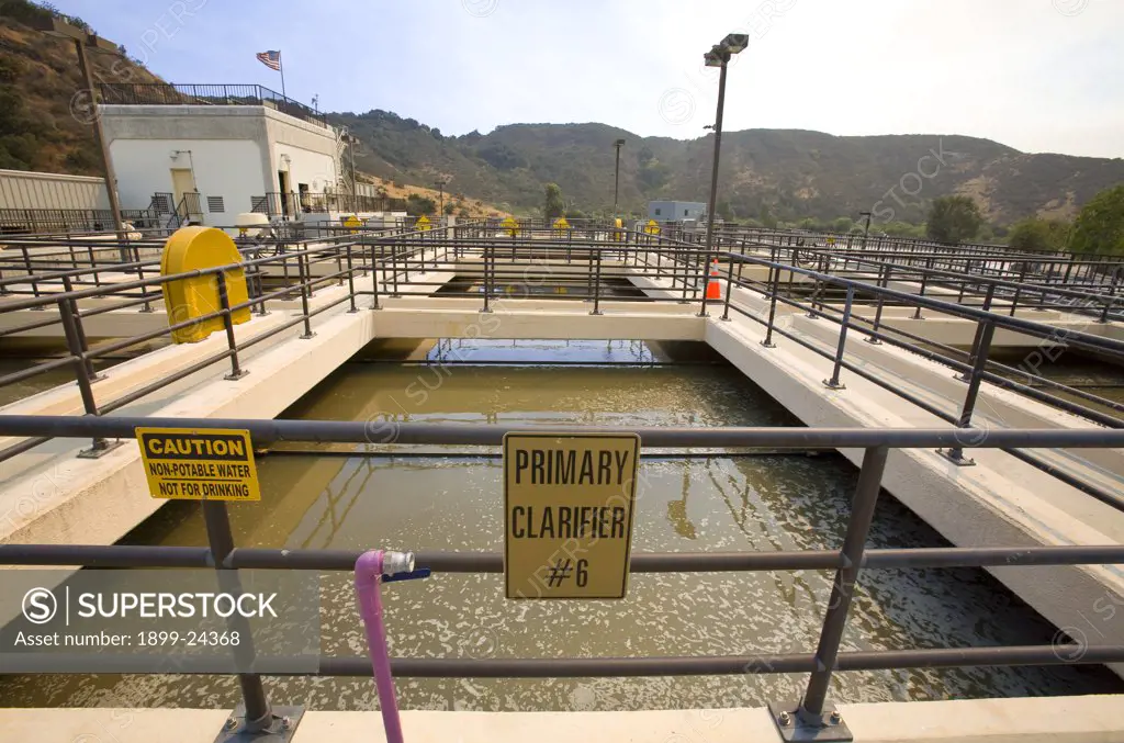 Primary Clarifier, Hill Canyon Wastewater Treatment Plant, Camarillo, Ventura County, California, USA. 